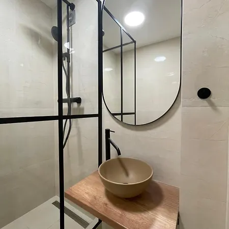 Spacious 3-bedroom Modern - Newly Furnished