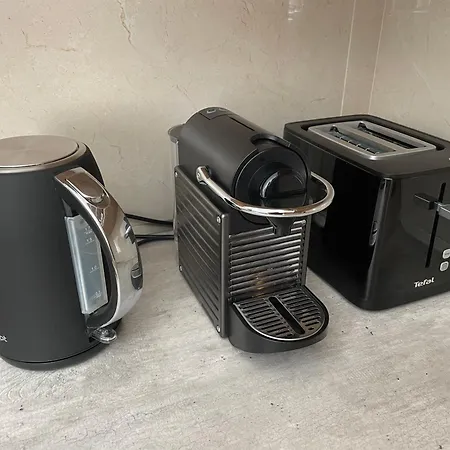 Spacious 3-bedroom Modern - 3pm Checkout - Newly Furnished *