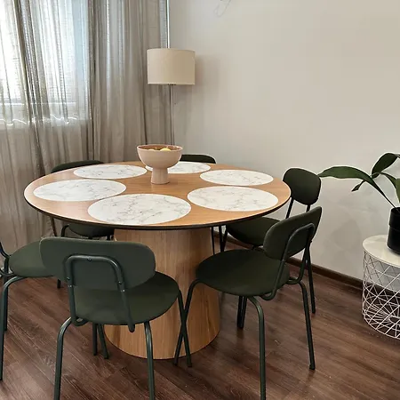 Spacious 3-bedroom Modern - Newly Furnished 公寓 *