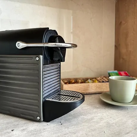 Spacious 3-bedroom Modern - 3pm Checkout - Newly Furnished