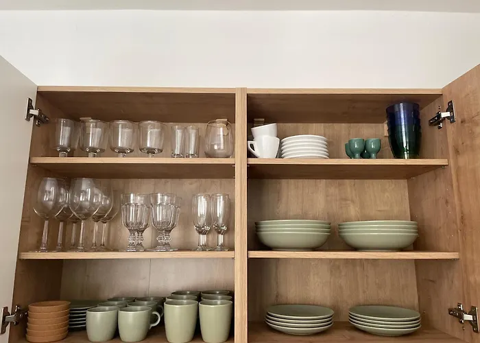 Spacious 3-bedroom Modern - 3pm Checkout - Newly Furnished Apartment *