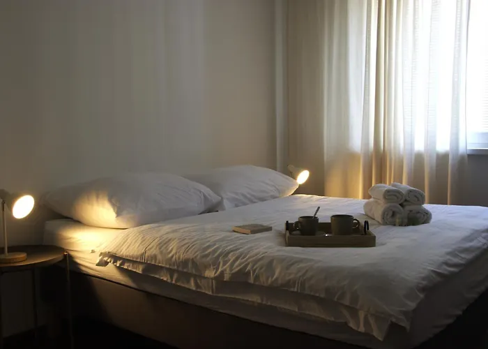 Spacious 3-bedroom Modern - 3pm Checkout - Newly Furnished Lejlighed
