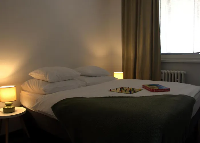 Spacious 3-bedroom Modern - 3pm Checkout - Newly Furnished * Bratislava