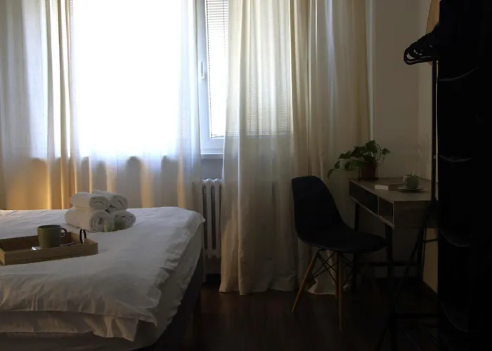 Spacious 3-bedroom Modern - 3pm Checkout - Newly Furnished Apartment