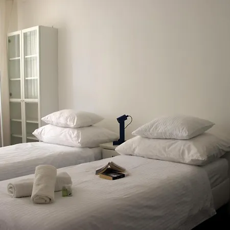 Apartman Spacious 3-bedroom Modern - 3pm Checkout - Newly Furnished Pozsony